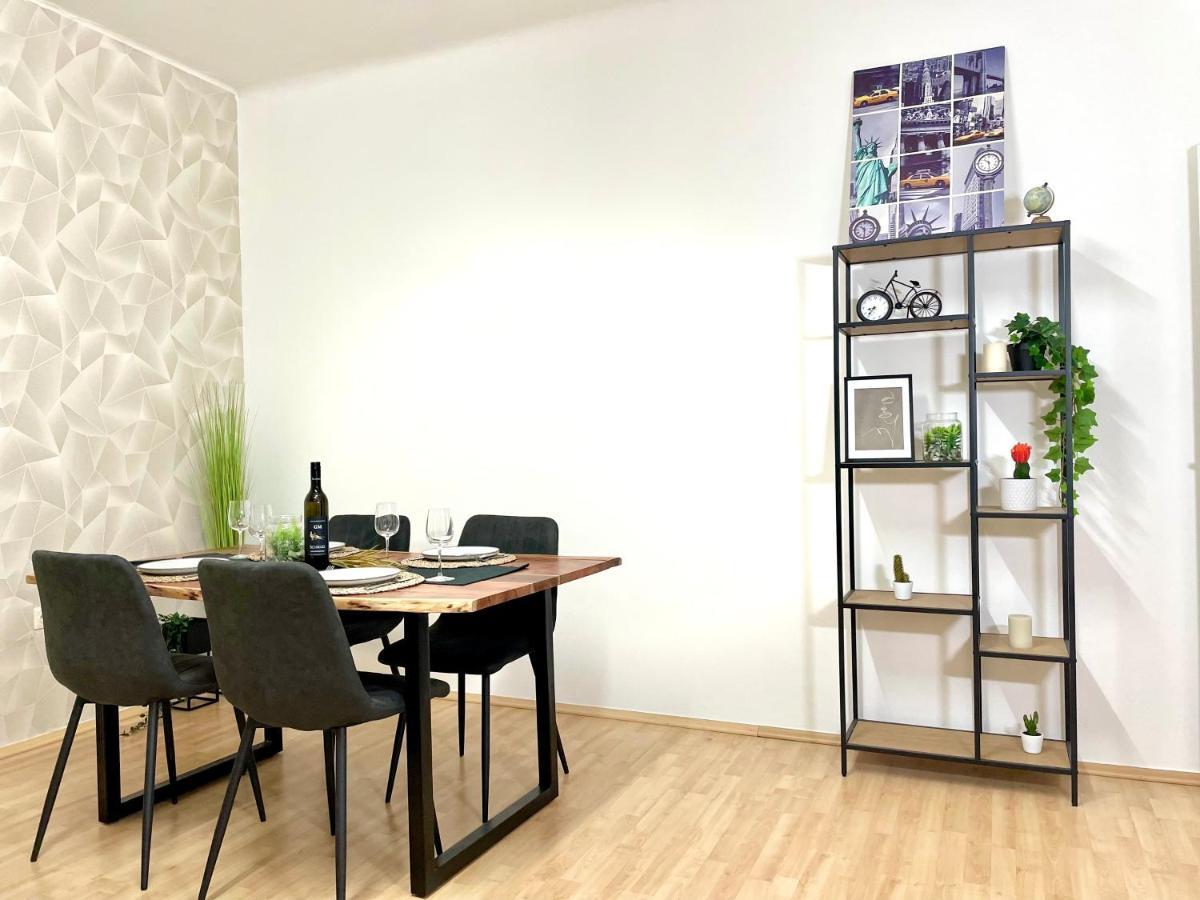 גראץ Central Comfy Apartment - Self Check-In מראה חיצוני תמונה